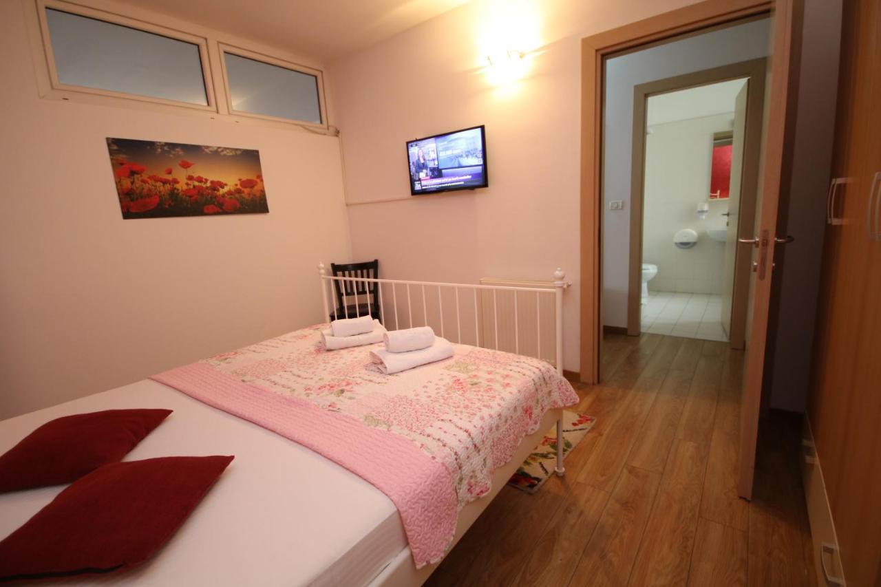 Flowers Apartments Temešvár Exteriér fotografie